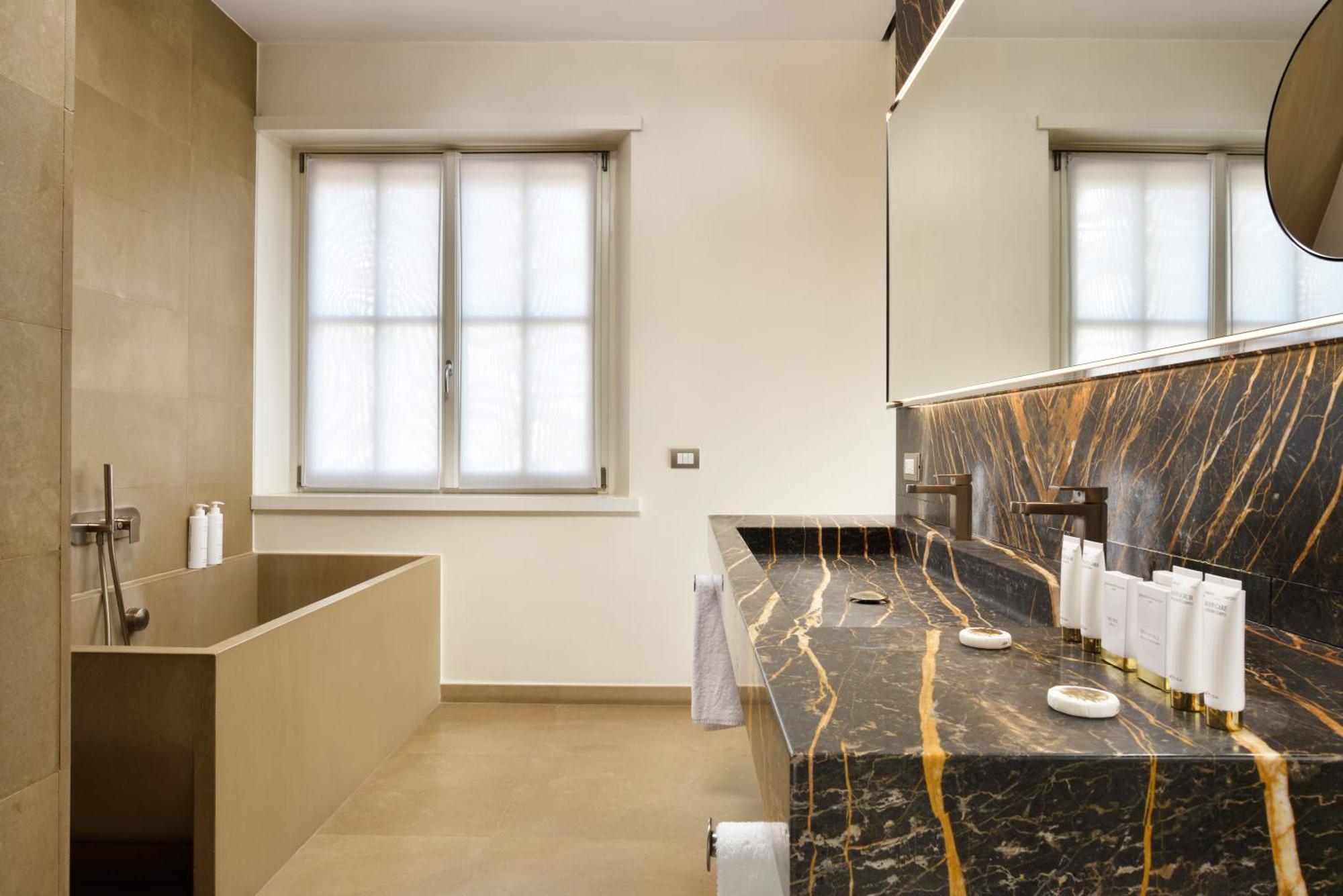Palazzo Montemartini Rome, A Radisson Collection Hotel Exterior foto Bathroom