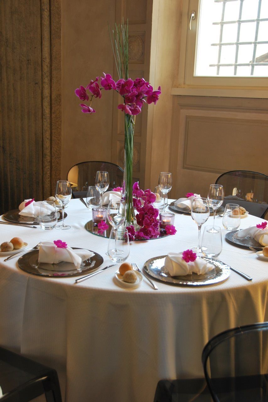 Palazzo Montemartini Rome, A Radisson Collection Hotel Exterior foto A table set for a formal dinner